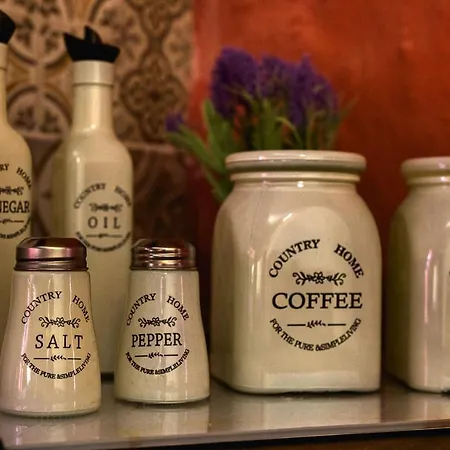 Fatma Hanoum Boutique *